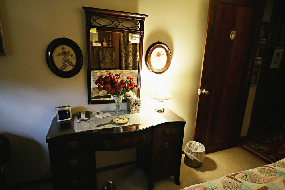 Ebenezer House Bed & Breakfast Burtonsville Eksteriør bilde